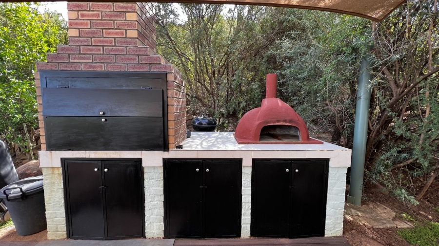 4 Bedroom Property for Sale in Langenhovenpark Free State